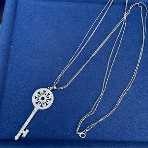 Zirconium key pendant and steel chain superb quality haute couture style